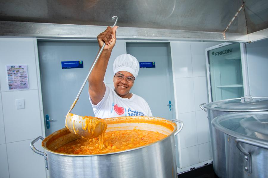 A gente não quer só comida…