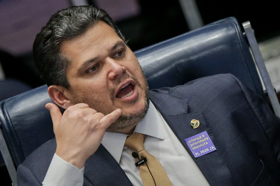 Deu bug entre o Senado e a Economia