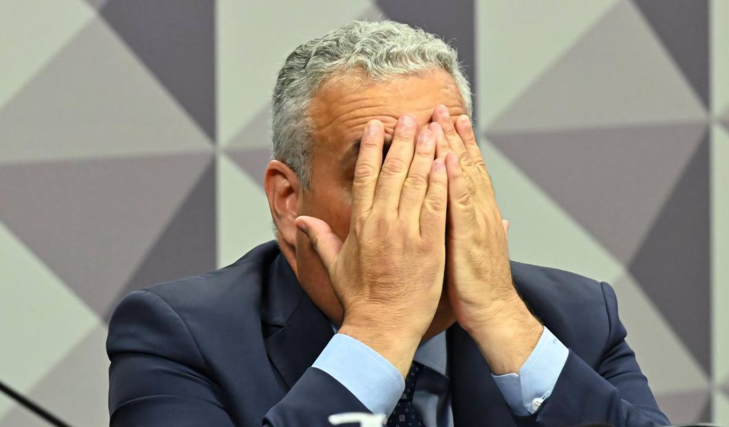 Fechem os olhos e tirem as crianças da sala