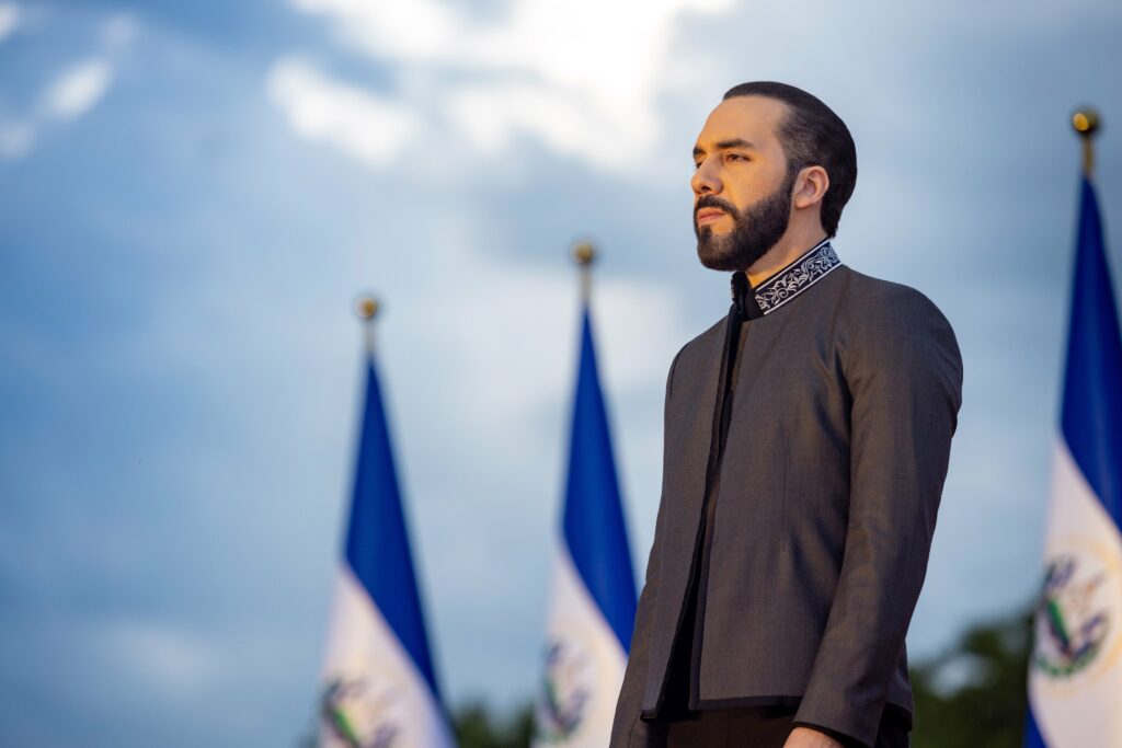 Um salvador para El Salvador