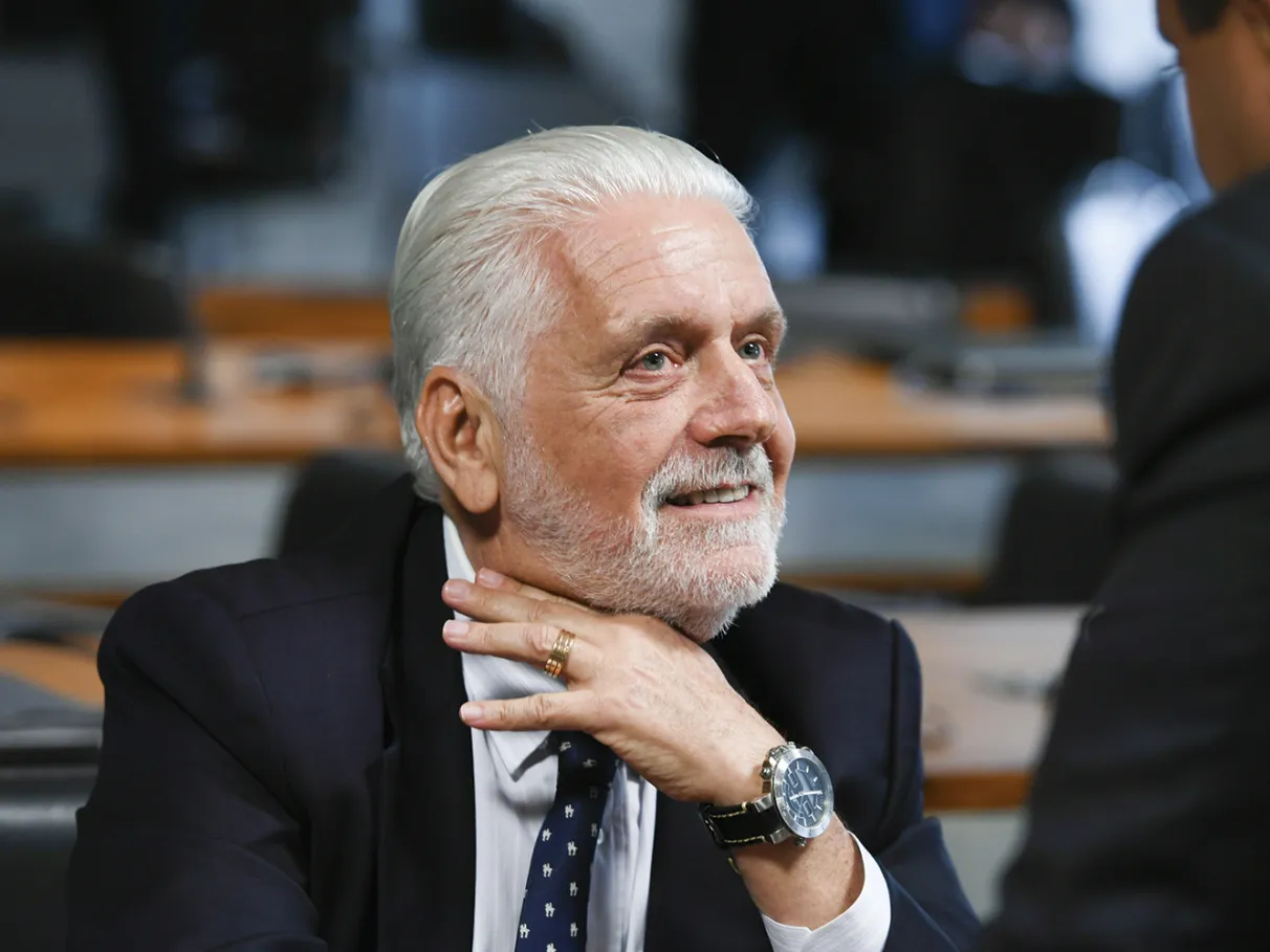 Um master Senador em maus lençóis