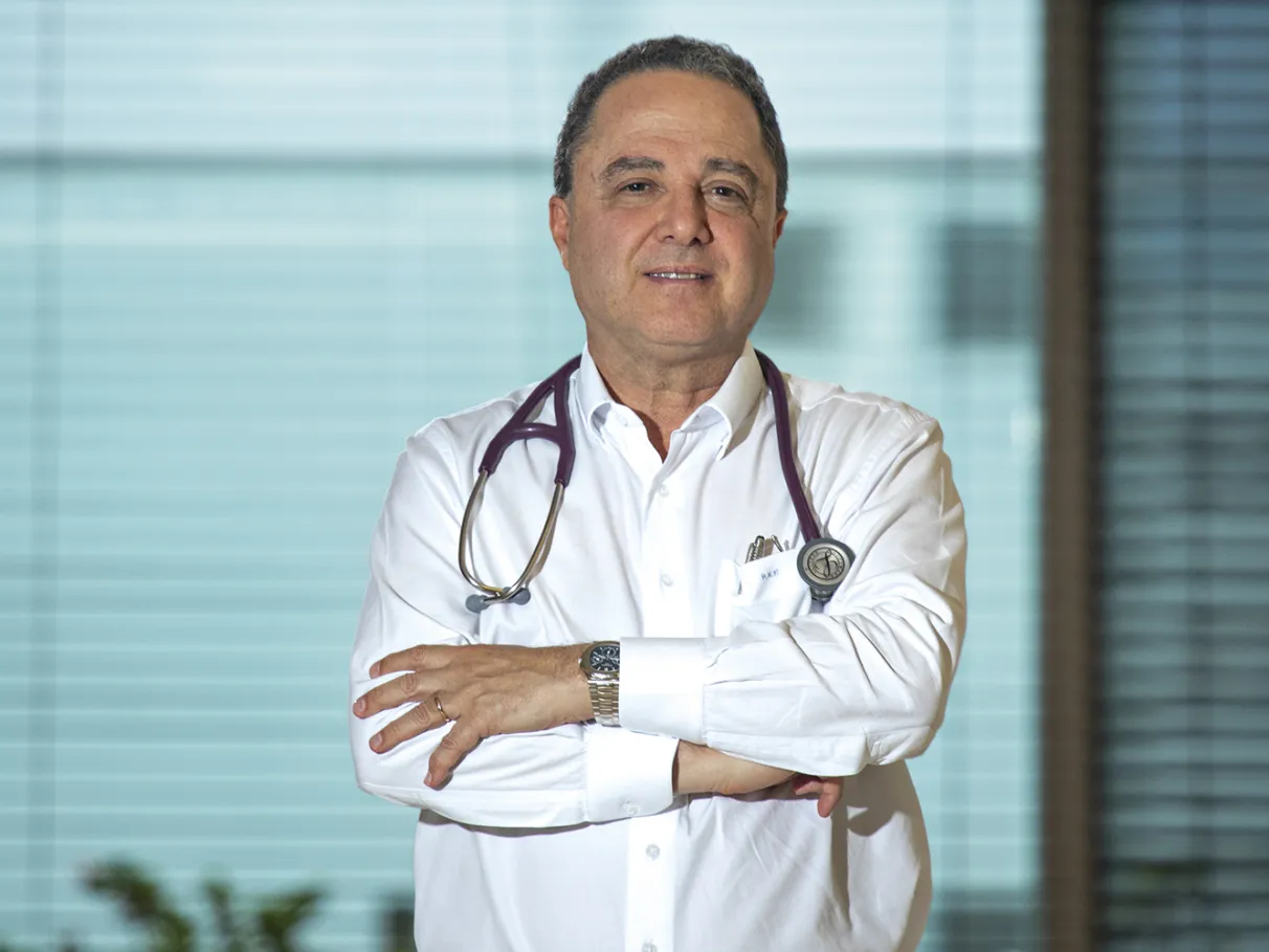 “Já caminhou hoje?”, pergunta o Dr. Kalil