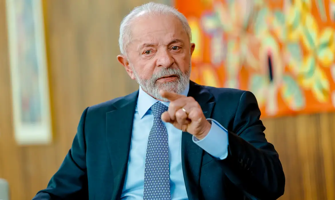 O pito de Lula à PF: Voltem a trabalhar!