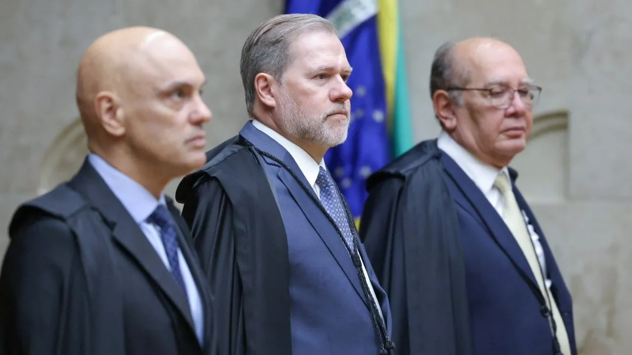 Os Reis estão nús