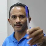 O retorno da pitoresca caneta azul